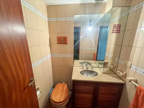 Casa 5 ambientes con 4 baños