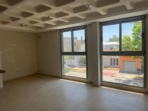 Departamento en Alquiler en Alberdi, $ 1.100.000