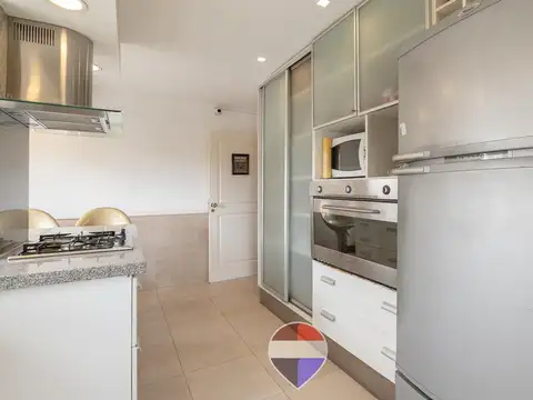 Departamento 8 ambientes con 2 baños