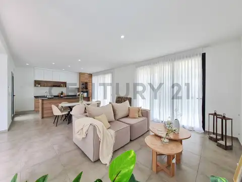 Casa en Venta con 1 cochera