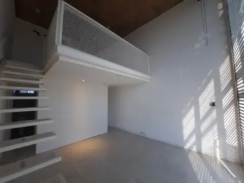 Local en Alquiler en Villa Río Araza, $ 800.000