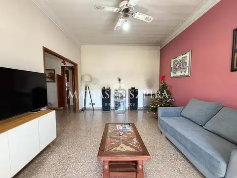 Casa 5 ambientes con 3 baños