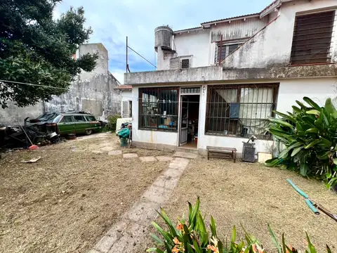 Casa en Venta con 3 cocheras