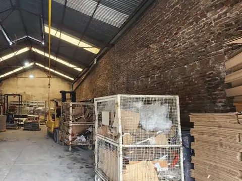 GALPÓN 209 MT2 en Larrea 577 bis