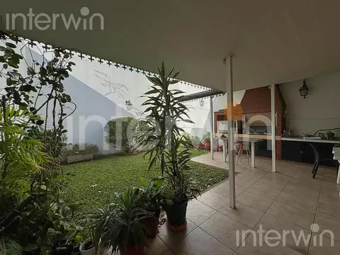 Casa en Venta - 8 amb. - Jardín - Balcón/Terraza -Cocheras - Luminosa - Palermo - Palermo Hollywood