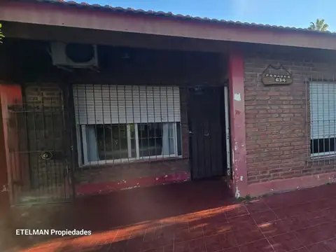Venta de Casa + Galpón Moreno Sur, calle Posadas 634
