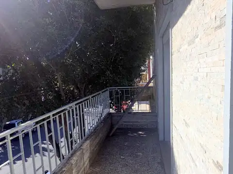 Depto Tipo Casa en Alquiler de 3 dormitorios