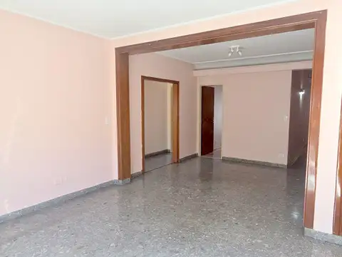 Depto Tipo Casa 4 ambientes con 2 baños