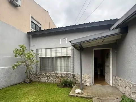 Casa en Venta en Vicente López Vías / Maipú, USD 260.000