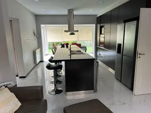 Casa en Venta al Oeste
