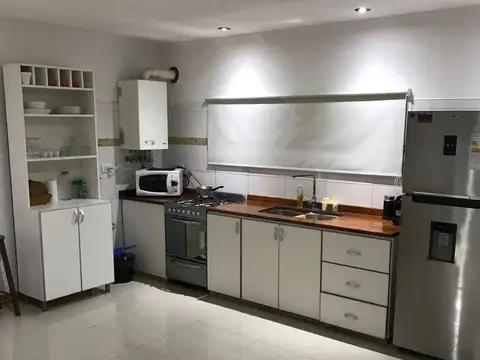 Casa en venta - 2 Dormitorios 1 Baño - 215Mts2 - Miramar