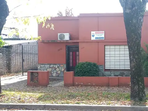 CASA ZONA DE LUJAN CON RENTA