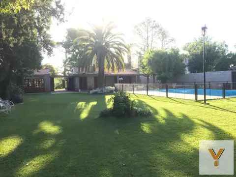 Avenida Santa Fe e/ Azcoaga y José Valdez