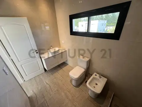 Venta de casa 5 ambientes 4 dormitorios en una planta San Matias Escobar - planta baja a estrenar