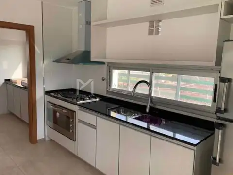 Casa en Venta con 9 cocheras