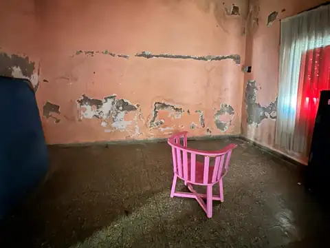 Casa 5 ambientes con 1 baño