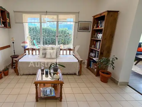 Casa 5 ambientes con 2 baños
