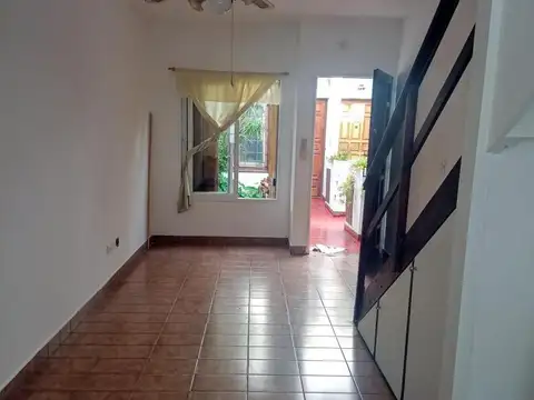 Depto Tipo Casa en Venta en Ramos Mejía, USD 52.000