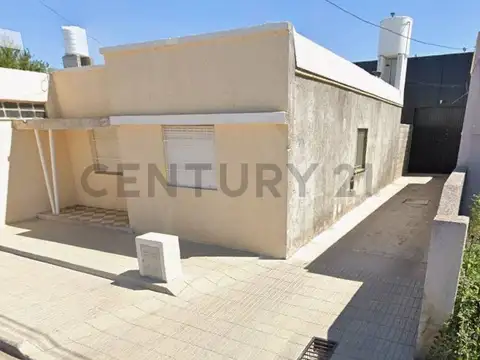 Casa 2 Dormitorios + Galpón con Departamento – Río Cuarto