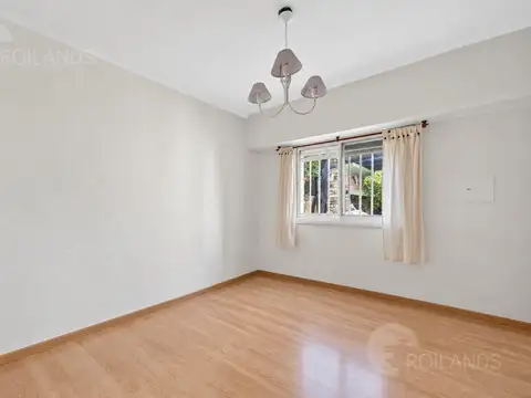 venta Casa 4 ambientes con jardín galeria cochera Campana