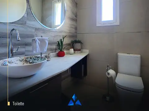 Casa 4 ambientes con 4 baños