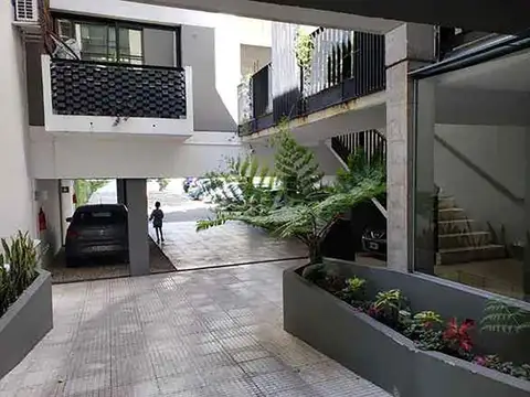 Mendoza e/ Conde y Capital General Ramon Freire