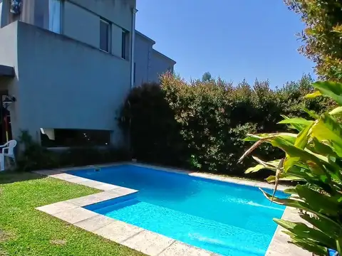 Casa 6 ambientes con 2 baños