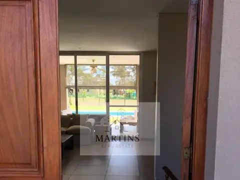 Casa 5 ambientes con 3 baños