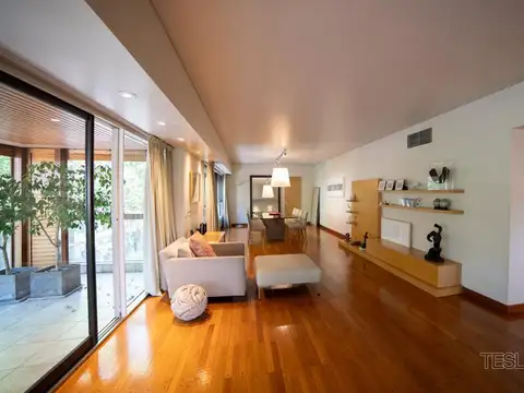 Departamento en Venta con 3 cocheras