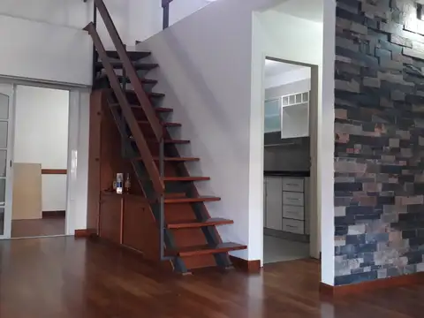 Casa en Alquiler con 1 cochera