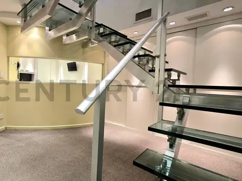 Oficina a la venta con cochera en Puerto Madero
