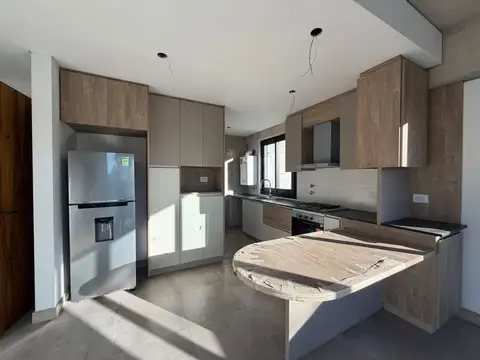 Departamento En Venta 5ta Sección a mts del Parque
