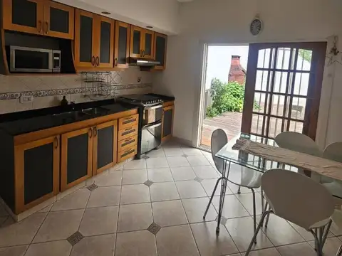 Depto Tipo Casa en Alquiler en Parque Chacabuco, $ 1.600.000