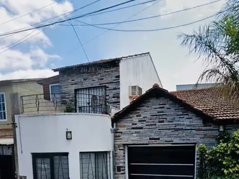 Depto Tipo Casa en Alquiler de 3 ambientes