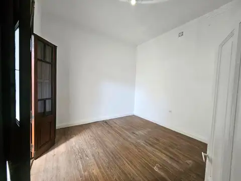 Depto Tipo Casa en Venta en Villa Ortuzar, USD 115.000