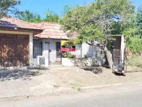 CASA A 200 MTS DE AV. CAGUAZU Y 200 MTS DE AV. ARMESTI