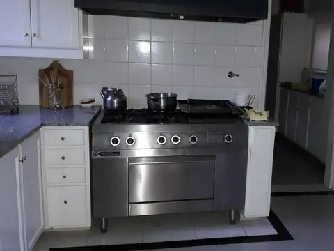 ALQUILER TEMPORARIO CASA  COUNTRY LUJAN 5 DORMITORIOS PILETA