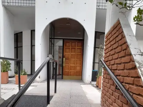 EXCELENTE 2 AMBIENTES EN ALQUILER A MTS. DE AV. LIBERTADOR