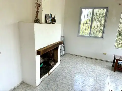 Casa 6 ambientes con 2 baños