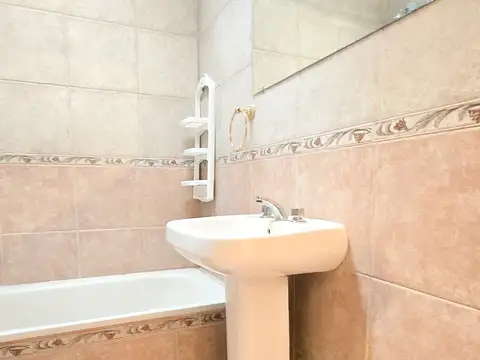 Vendemos Departamento No Paga Expensas - Un Dormitorio Con Patio Propio - Apto Banco