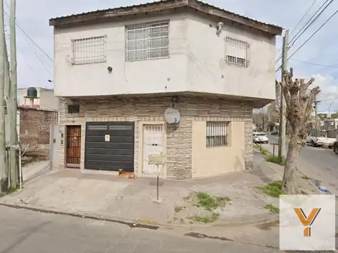 Departamento en venta - 4 Dormitorios 1 Baño - Cochera - 70Mts2 - Quilmes