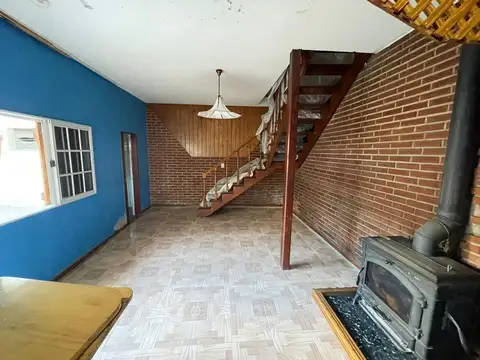 Casa 5 ambientes con 2 baños