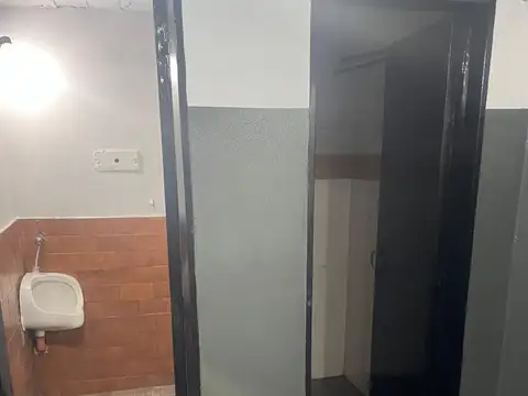 Galpon en Alquiler 33  mts Fondo