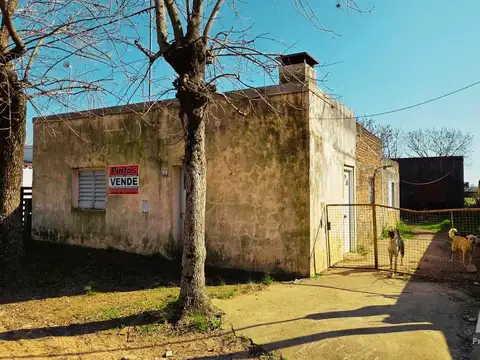 Juan José Paso (e/ Malvinas Argentinas y Paso de los Andes)