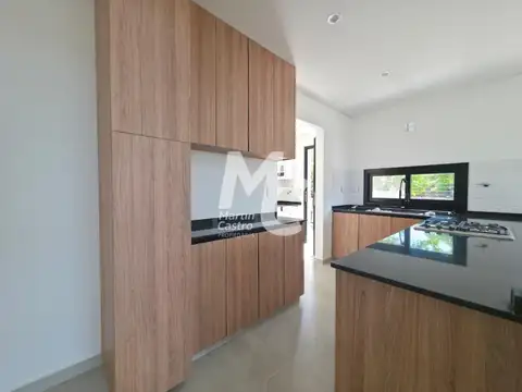 Casa en Venta en Pilar Del Este, USD 195.000