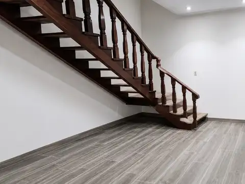 Casa 6 ambientes con 1 baño