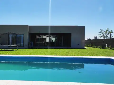 Casa en Alquiler Temporal en San Sebastián, USD 2.670