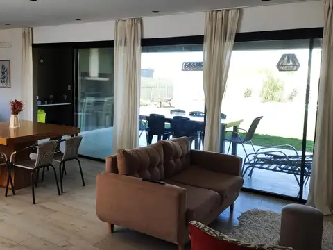 Casa en Alquiler Temporal al Oeste