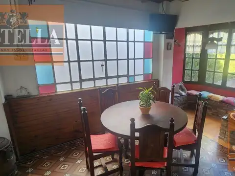 Casa en Venta con 2 cocheras