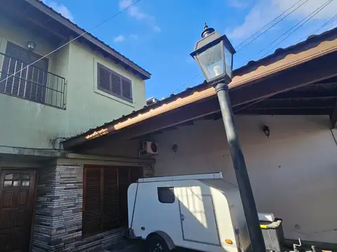 Depto Tipo Casa 4 ambientes con 2 baños